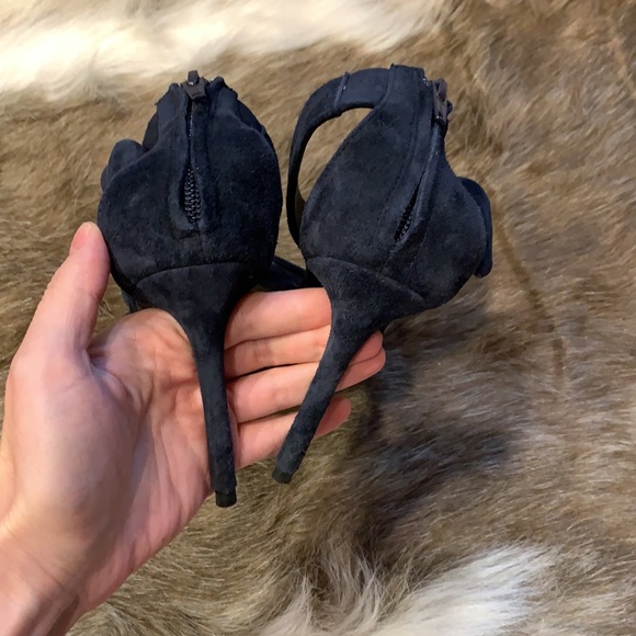 Banana Republic suede heels navy - Picture 5 of 6